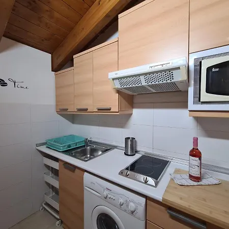 Dos Torres Numenor - ático Abuhardillado De Madera Apartamento *