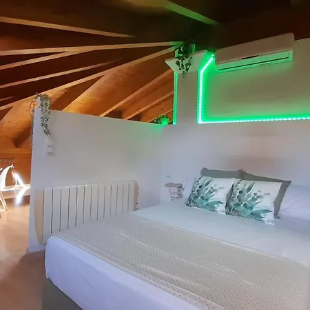 Apartamento Dos Torres Numenor - ático Abuhardillado De Madera Zaragoza