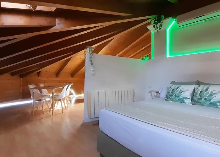 Dos Torres Numenor Atico Abuhardillado Daire